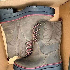 Women's Brown Timberland Waterproof Weather Boots      Size 7.5